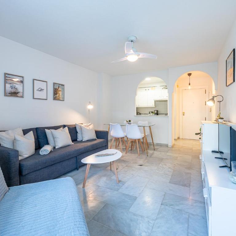 Carihuela Torremolinos with Pool and free Parking 5 m Beach - Apartamento de 1 dormitorio - 13