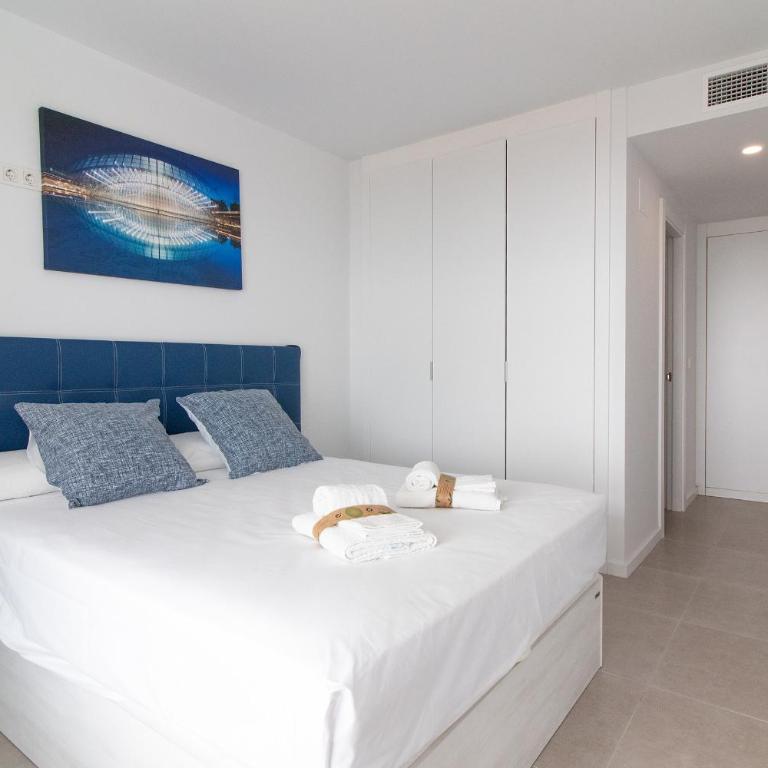 Global Vacacional, Apartamento de dos terrazas con vistas al mar y piscina en Canet - Apartamento con vistas al mar - 6