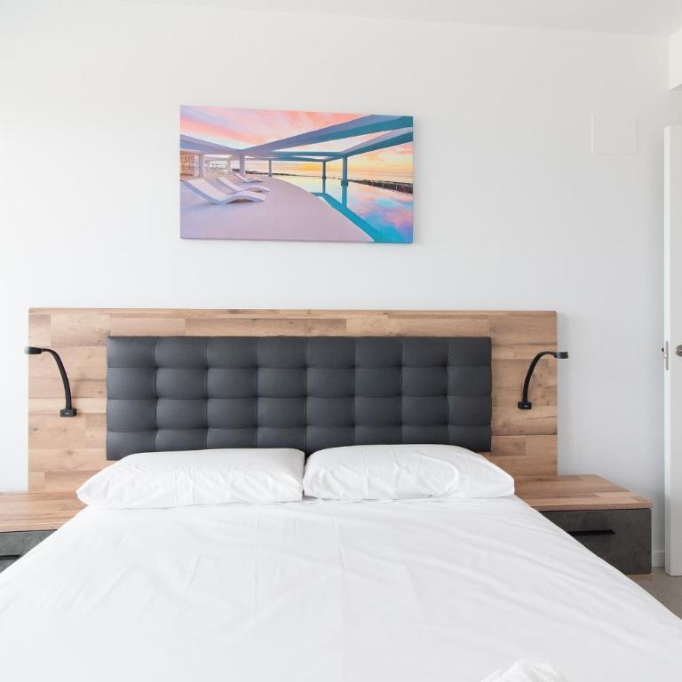 Global Vacacional, Apartamento de dos terrazas con vistas al mar y piscina en Canet - Apartamento con vistas al mar - 7