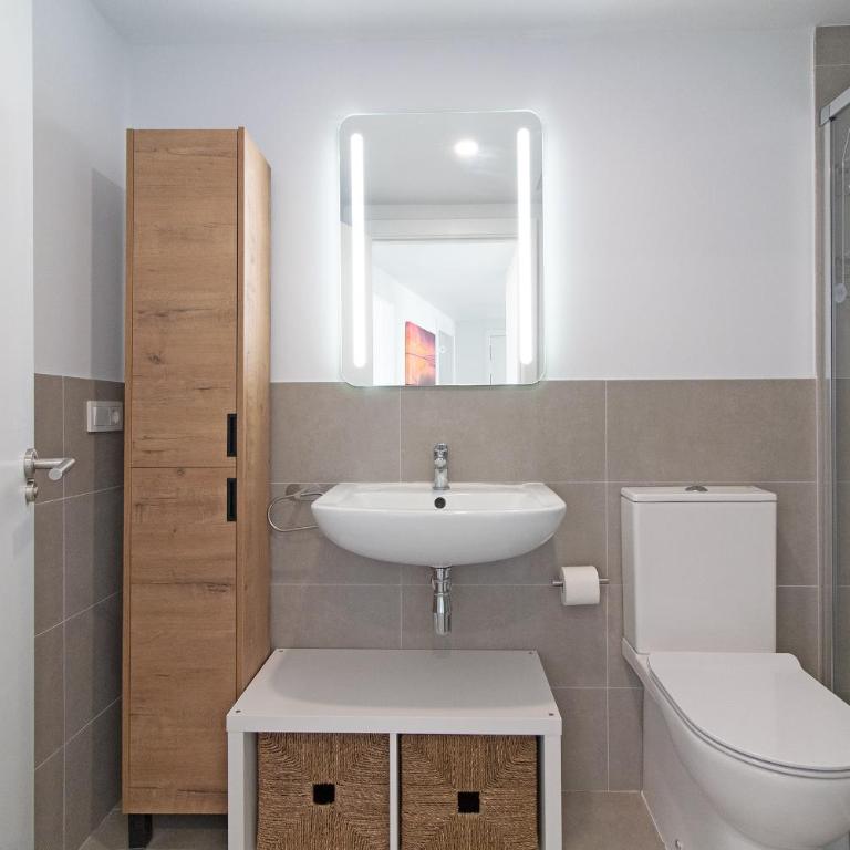 Global Vacacional, Apartamento de dos terrazas con vistas al mar y piscina en Canet - Apartamento con vistas al mar - 12