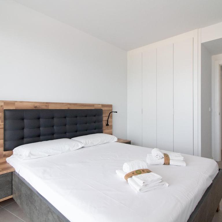 Global Vacacional, Apartamento de dos terrazas con vistas al mar y piscina en Canet - Apartamento con vistas al mar - 14