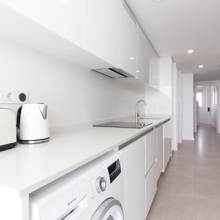 Global Vacacional, Apartamento de dos terrazas con vistas al mar y piscina en Canet - Apartamento con vistas al mar - 20