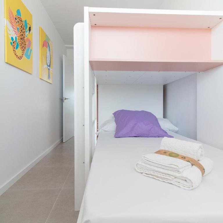 Global Vacacional, Apartamento de dos terrazas con vistas al mar y piscina en Canet - Apartamento con vistas al mar - 26