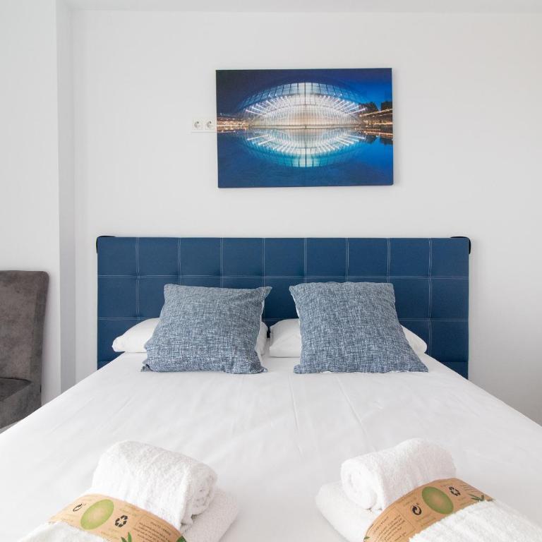Global Vacacional, Apartamento de dos terrazas con vistas al mar y piscina en Canet - Apartamento con vistas al mar - 28