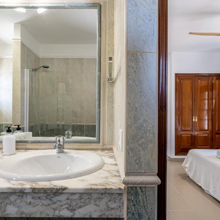 VillaBlanca Mar Private Pool in a Charming Retreat of Serenity - Villa with Private Pool - 36