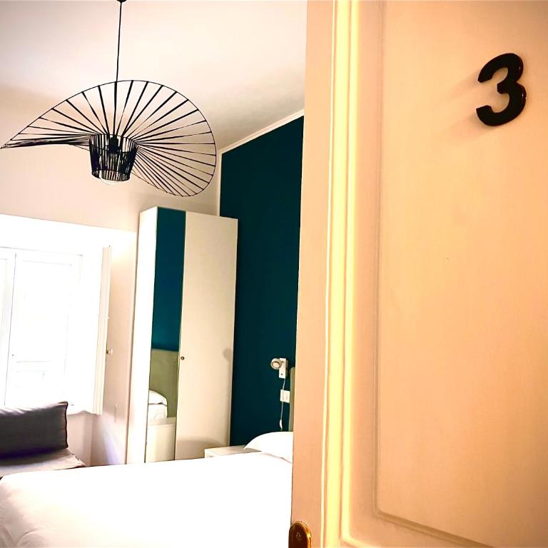 900 Liberty Rooms - Double Room with Private Bathroom - 2