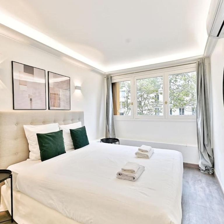 Appartement ensoleillé proche Buttes Chaumont - Appartement 2 Chambres - 1