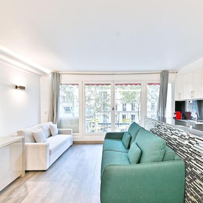 Appartement ensoleillé proche Buttes Chaumont - Appartement 2 Chambres - 2