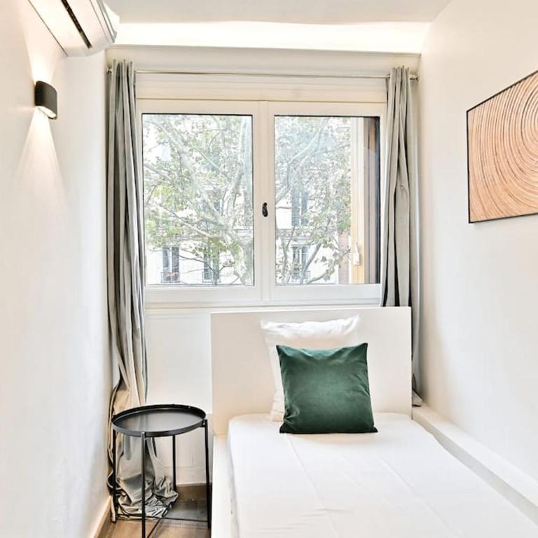 Appartement ensoleillé proche Buttes Chaumont - Appartement 2 Chambres - 4