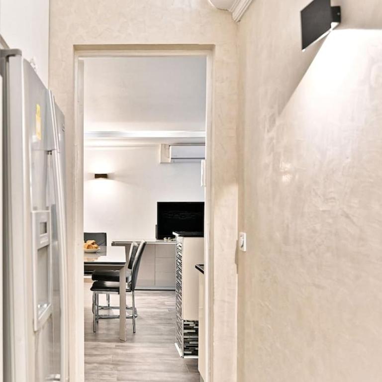 Appartement ensoleillé proche Buttes Chaumont - Appartement 2 Chambres - 5
