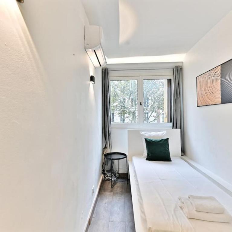 Appartement ensoleillé proche Buttes Chaumont - Appartement 2 Chambres - 8