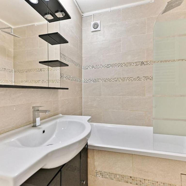 Appartement ensoleillé proche Buttes Chaumont - Appartement 2 Chambres - 10