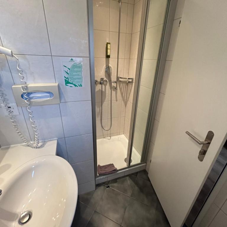 Hotel Adonis - Kleines Budget Einzelzimmer - 5