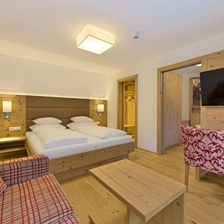 Hotel Kristall - Deluxe Familienzimmer (5 Erwachsene) - 2