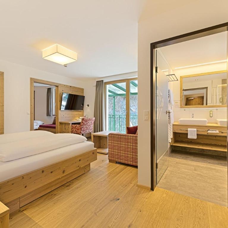 Hotel Kristall - Deluxe Familienzimmer (5 Erwachsene) - 6