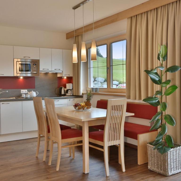 Haus Christina - Apartment mit 2 Schlafzimmern und Balkon - 2