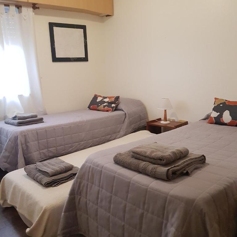 Departamento para 4 pasajeros zona Av Pellegrini, Facultades, Semipiso, Admite una cama supletoria - Apartamento de 2 dormitorios - 18