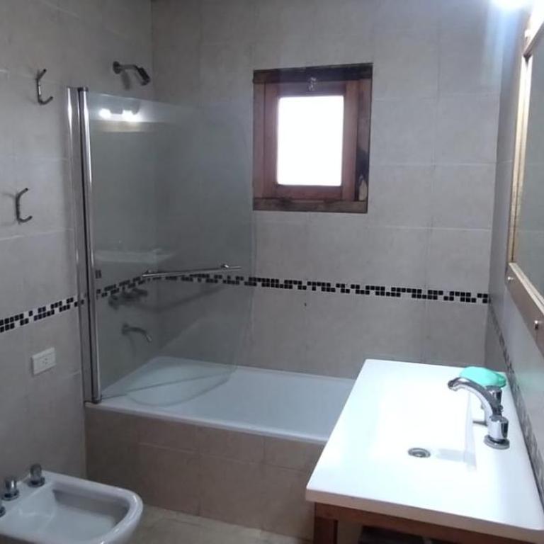 Hermosa casa en Valeria del Mar - Casa de 3 dormitorios - 4