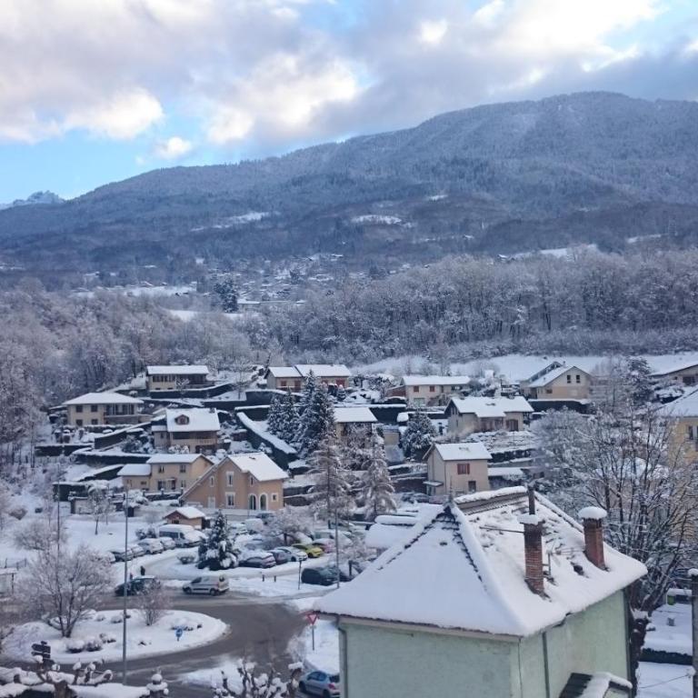 Le T2 Douillet d'Uriage - Résidence Le Louvre - Uriage- Proche Chamrousse - Jusqu'à 3 personnes - Cure thermale - Montagnes et lacs - Appartement 1 Chambre - 13