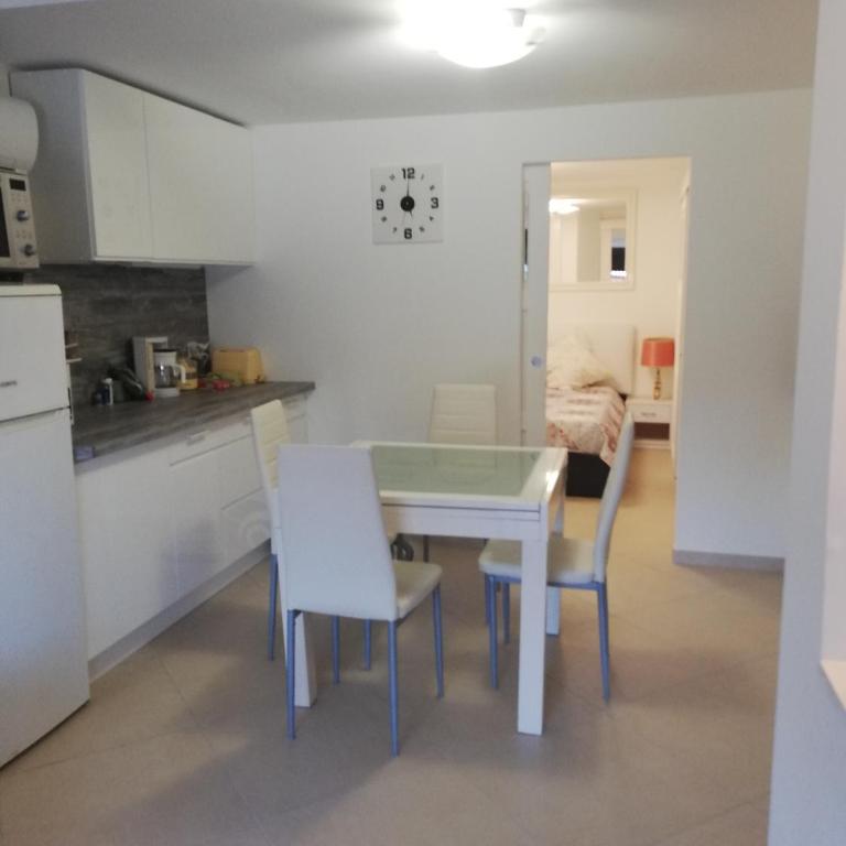 Appart Sympa au Calme - Appartement 2 Chambres avec Terrasse - 6