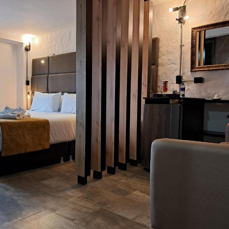 La Floresta de Cite Hotel - King Suite with Balcony - 7
