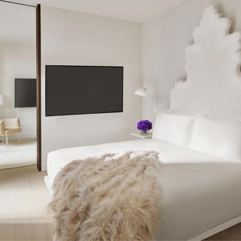 The Madrid EDITION - Suite mit 1 Schlafzimmer, 1 Kingsize-Bett und Blick auf den Innenhof - 1