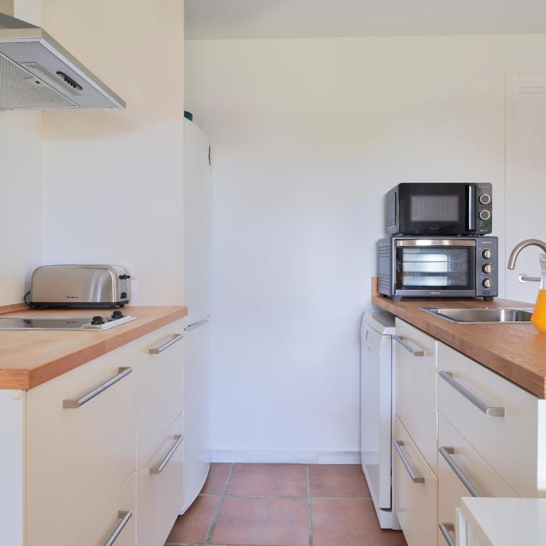 ARCoIRIS - Two-Bedroom Apartment with Terrace - 14
