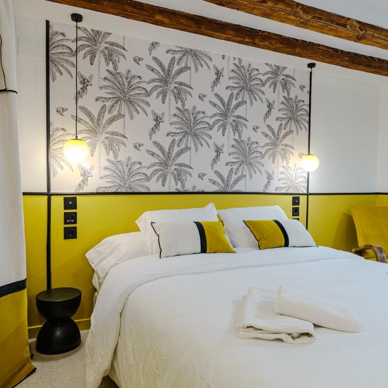Cozy charming apartment in historic center - Two-Bedroom Apartment - 38
