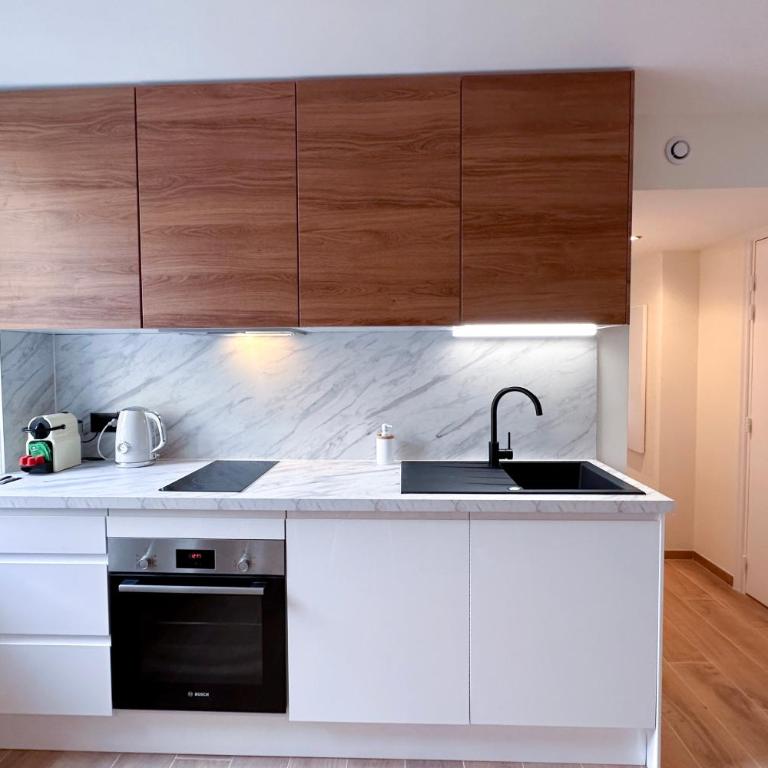 MACE Appartement avec SPA dans quartier Historique Exclusif Calme Coeur d'Antibes - Appartement 1 Chambre - 10