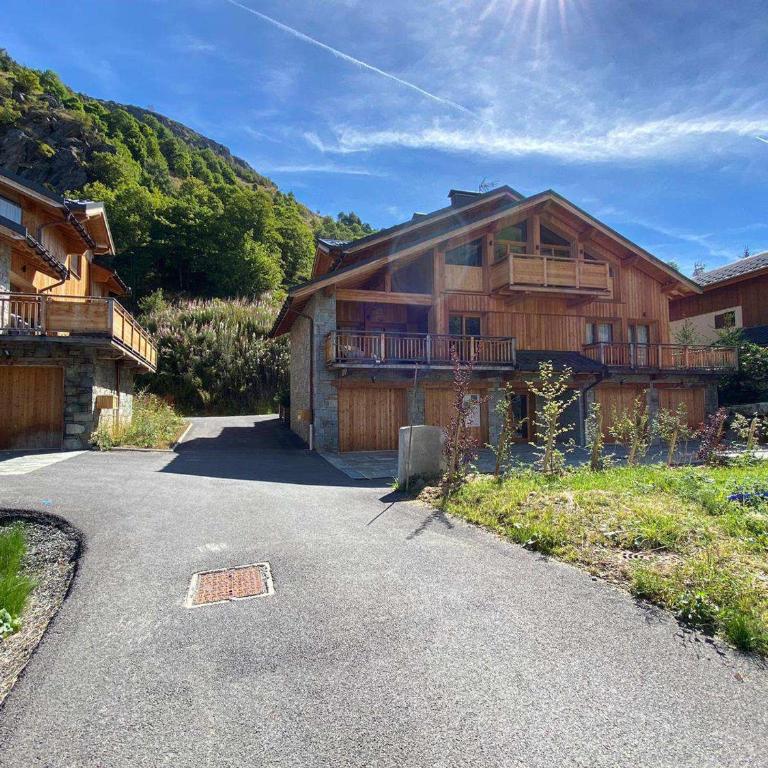 Appartement 8 pers. neuf proche pistes avec garage - Appartement 4 Chambres - 13