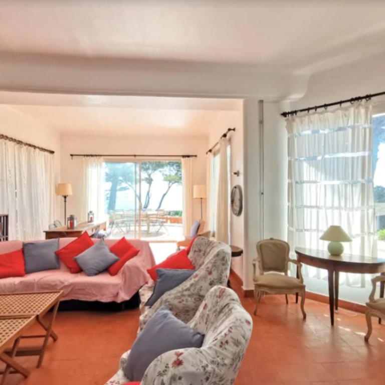 Beautiful villa with garden and sea view - Apartment - 4