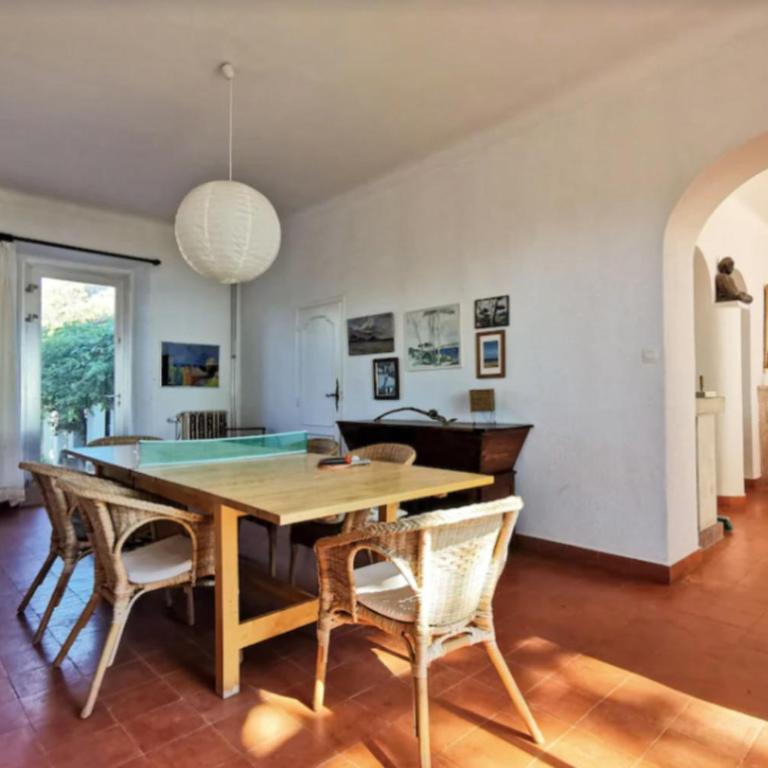 Beautiful villa with garden and sea view - Apartment - 6