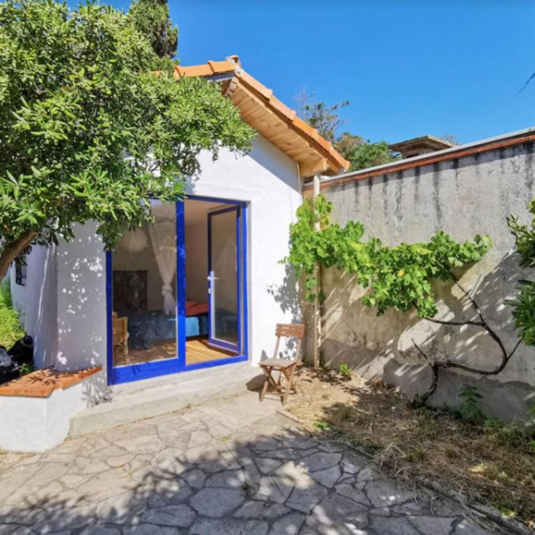 Beautiful villa with garden and sea view - Apartment - 16
