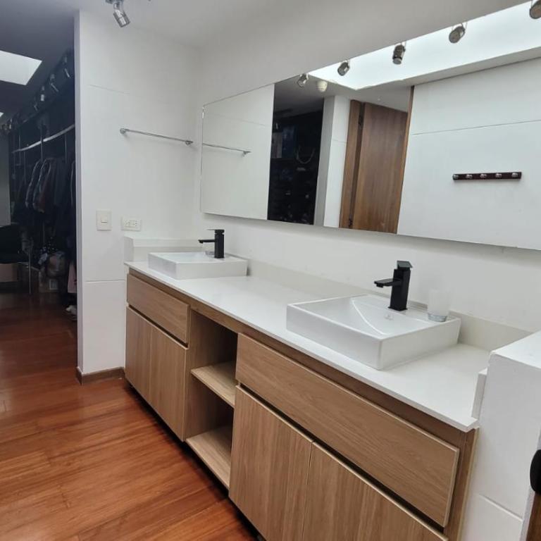 Moderna casa en zona céntrica - Casa de 4 dormitorios - 32