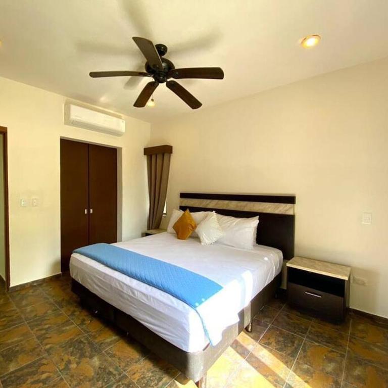 Casa Escondida - Three-Bedroom House - 13