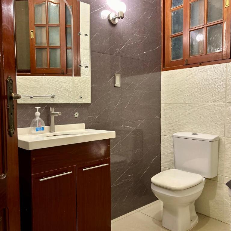 Hermosa casa, amplia y centrica! - Casa de 4 dormitorios - 13