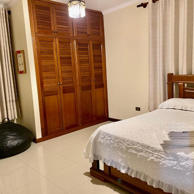 Hermosa casa, amplia y centrica! - Casa de 4 dormitorios - 9