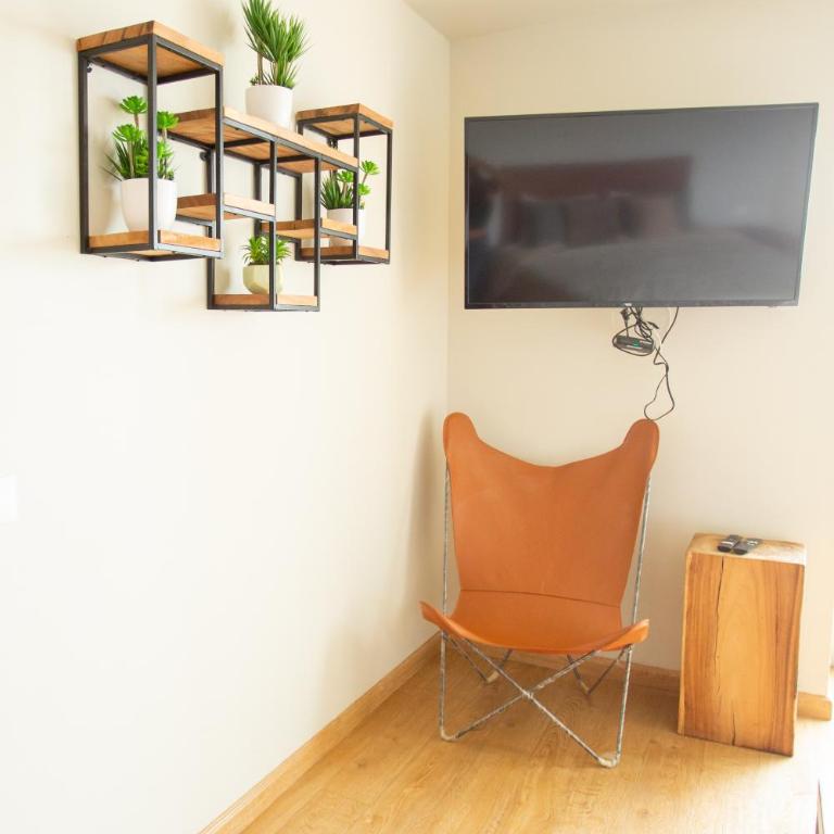 Centrico departamento de 3 habitaciones - Three-Bedroom Apartment - 7