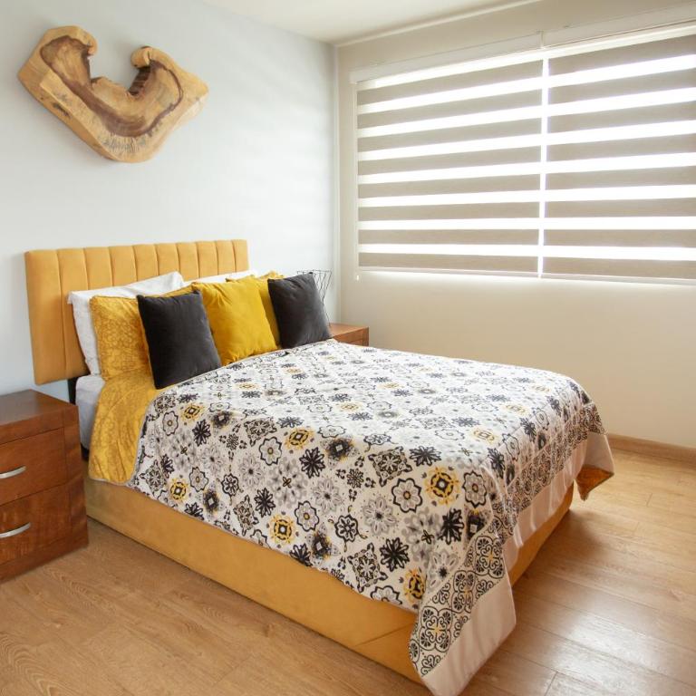 Centrico departamento de 3 habitaciones - Three-Bedroom Apartment - 45