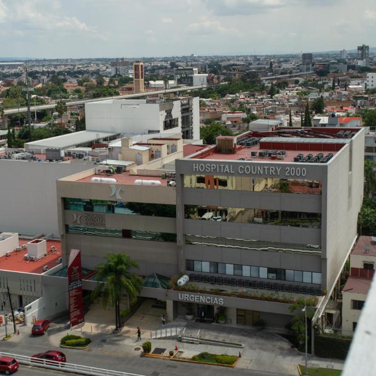 Centrico departamento de 3 habitaciones - Three-Bedroom Apartment - 38