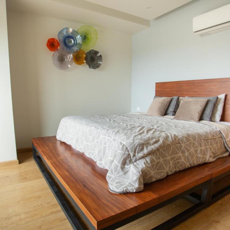 Centrico departamento de 3 habitaciones - Three-Bedroom Apartment - 27