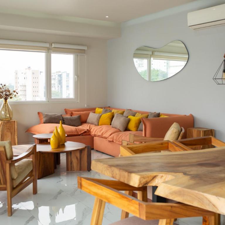 Centrico departamento de 3 habitaciones - Three-Bedroom Apartment - 33
