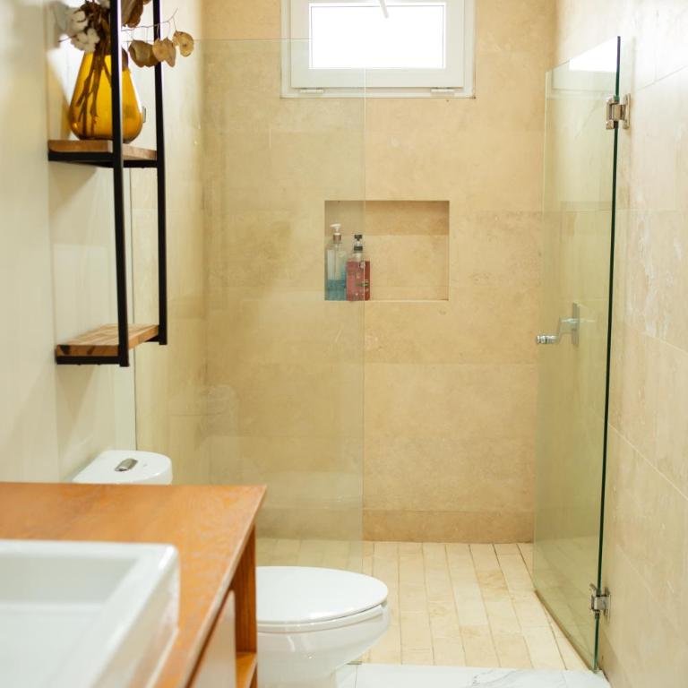 Centrico departamento de 3 habitaciones - Three-Bedroom Apartment - 35