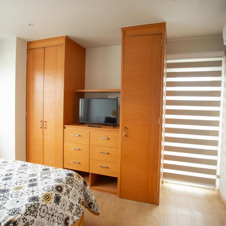 Centrico departamento de 3 habitaciones - Three-Bedroom Apartment - 74