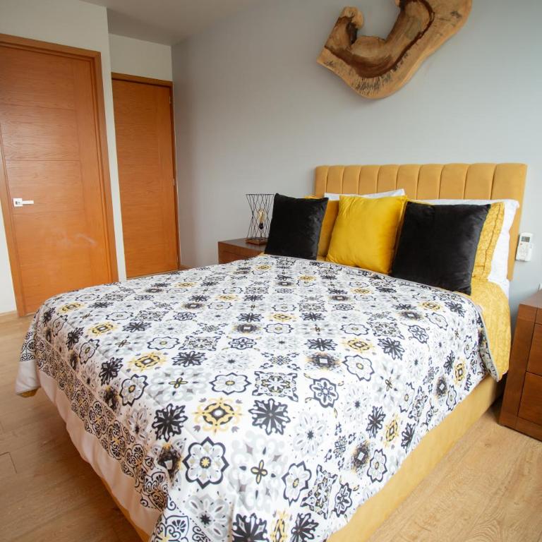 Centrico departamento de 3 habitaciones - Three-Bedroom Apartment - 56