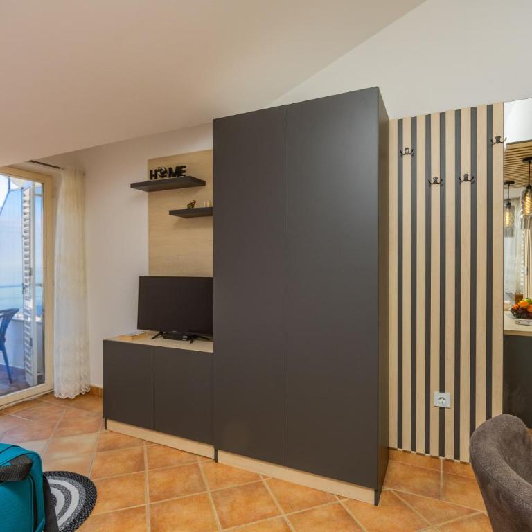 Adzic Apartments - Studio with Balcony (2 Adults) - 48