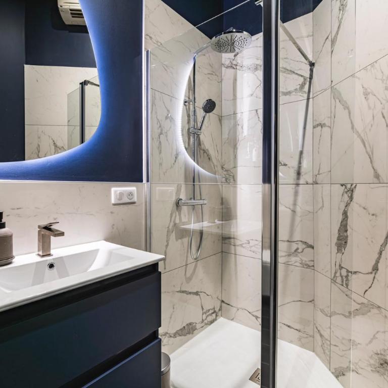 SPA Balnéo des Sacres-REIMS-Centre Ville - Appartamento con 1 Camera da Letto e Vasca Idromassaggio - 6