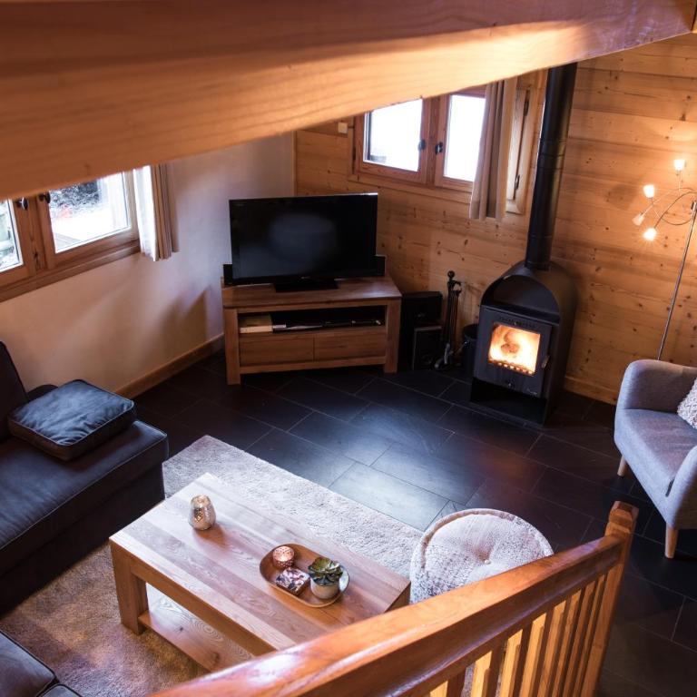Luxurious Chalet With Breathtaking Mont Blanc Massif Views From Hot Tub and Garden plus Sauna - Chalet - 5