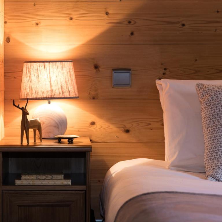 Luxurious Chalet With Breathtaking Mont Blanc Massif Views From Hot Tub and Garden plus Sauna - Chalet - 12