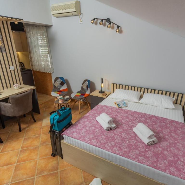 Adzic Apartments - Studio with Balcony (2 Adults) - 47